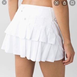 White lulu lemon pace setter skirt size 4